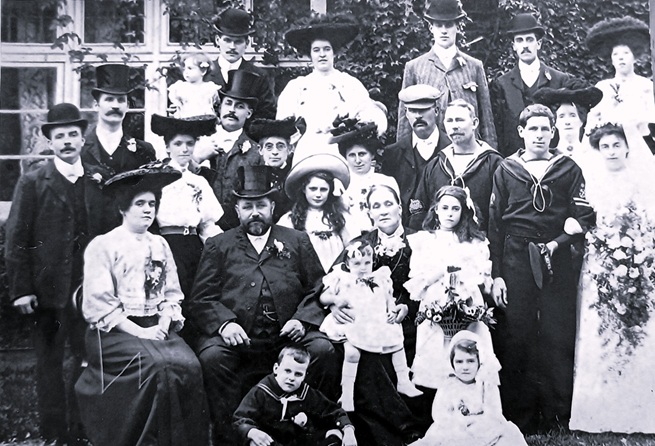 Lane family wedding 1912